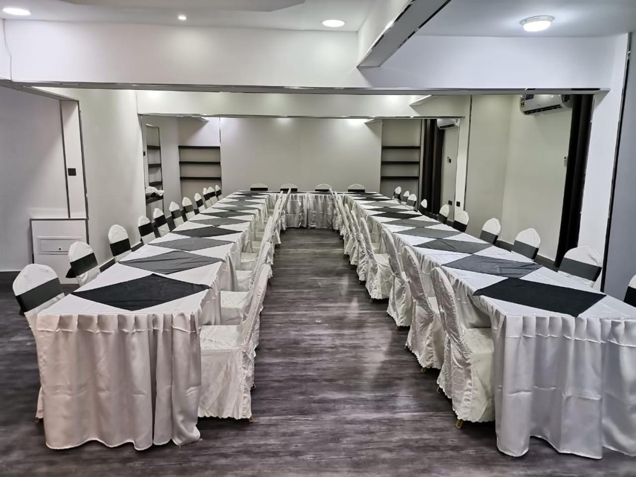 Al Hussam Hotel Apartments Rusayl Exteriör bild