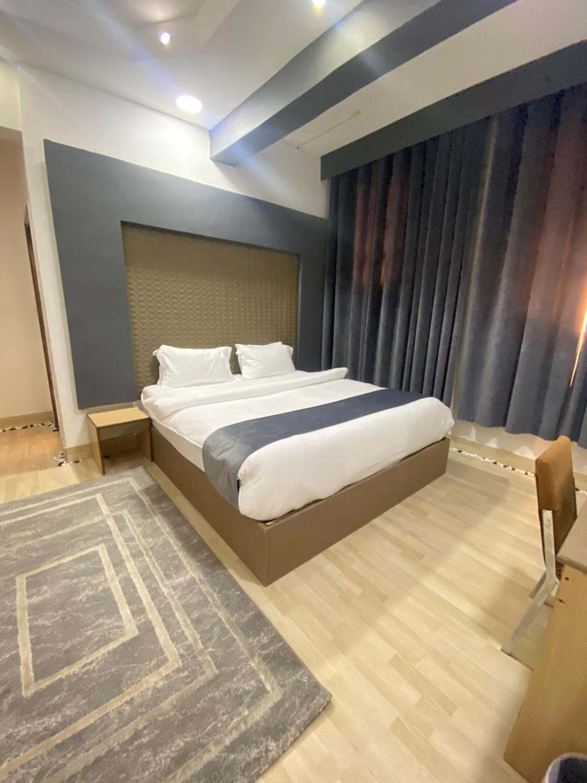 Al Hussam Hotel Apartments Rusayl Exteriör bild