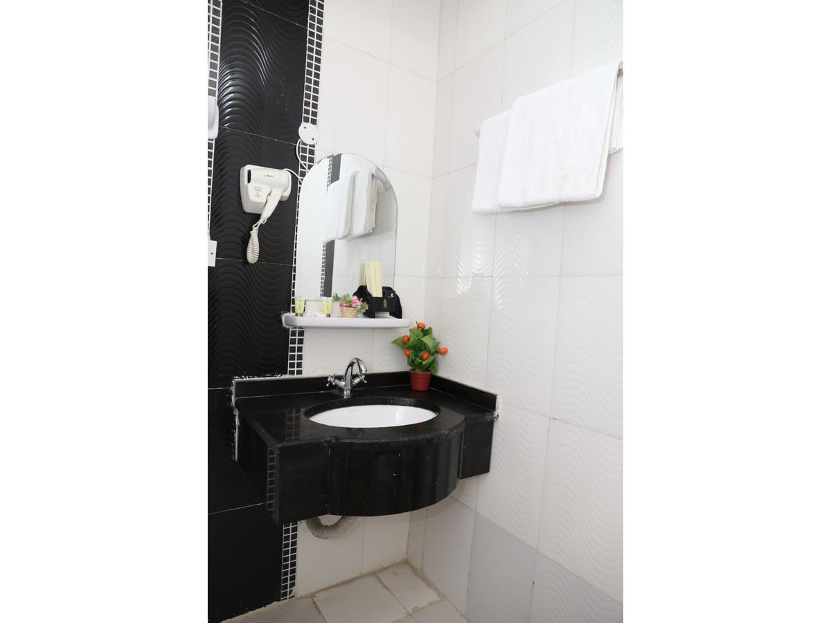 Al Hussam Hotel Apartments Rusayl Exteriör bild